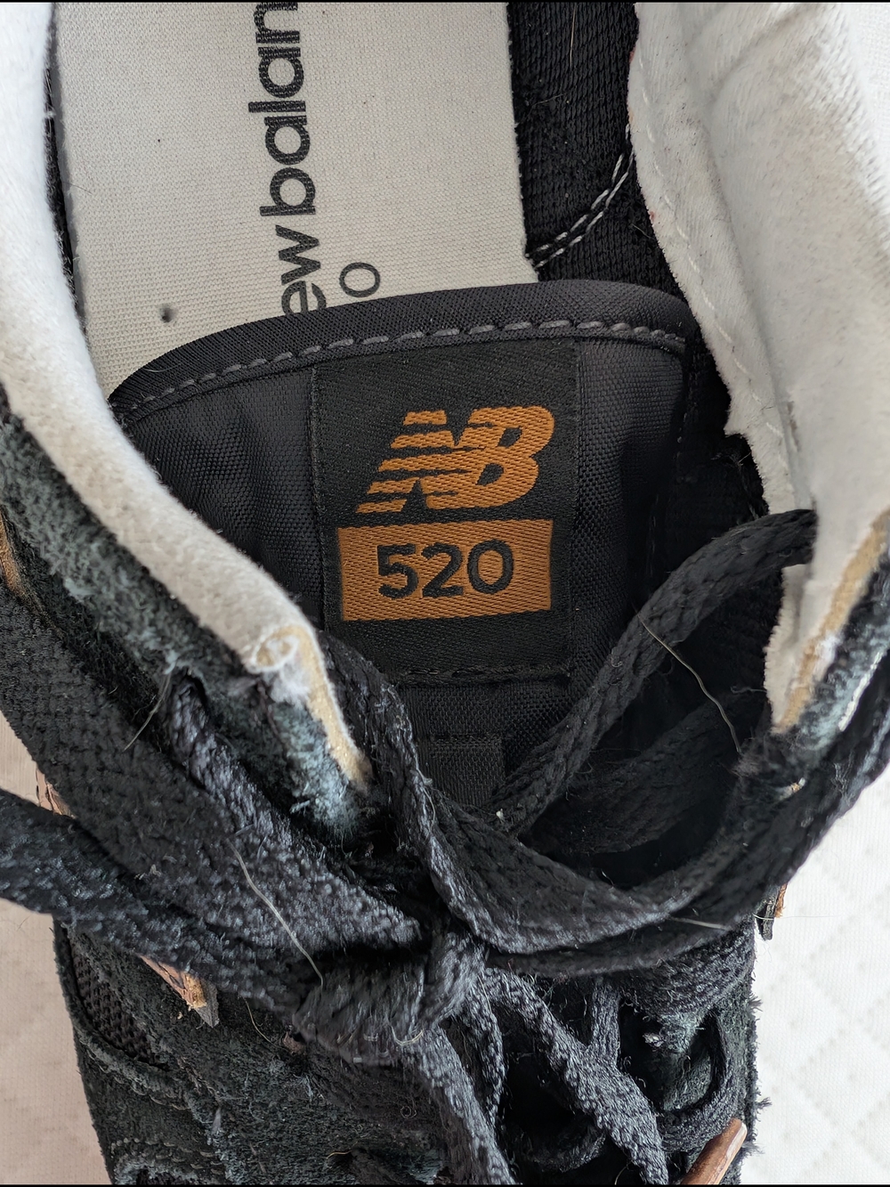 New Balance Womens 520 WL520SNC Black Rose Gold Sneakers Size 7.5 Suede Retro - Picture 12 of 16